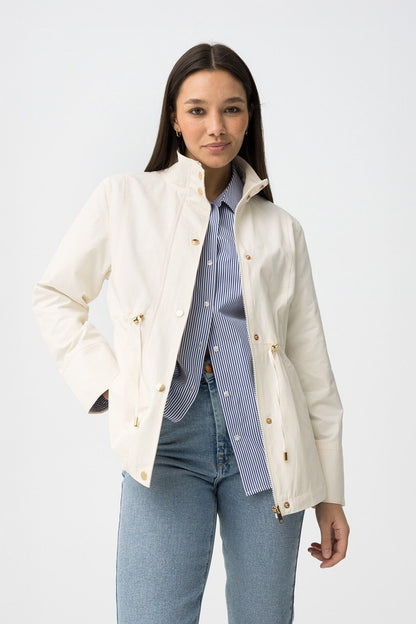 Giacca- trench donna leggero Vela vista frontale - trench leggero panna collo coreana primavera 2026