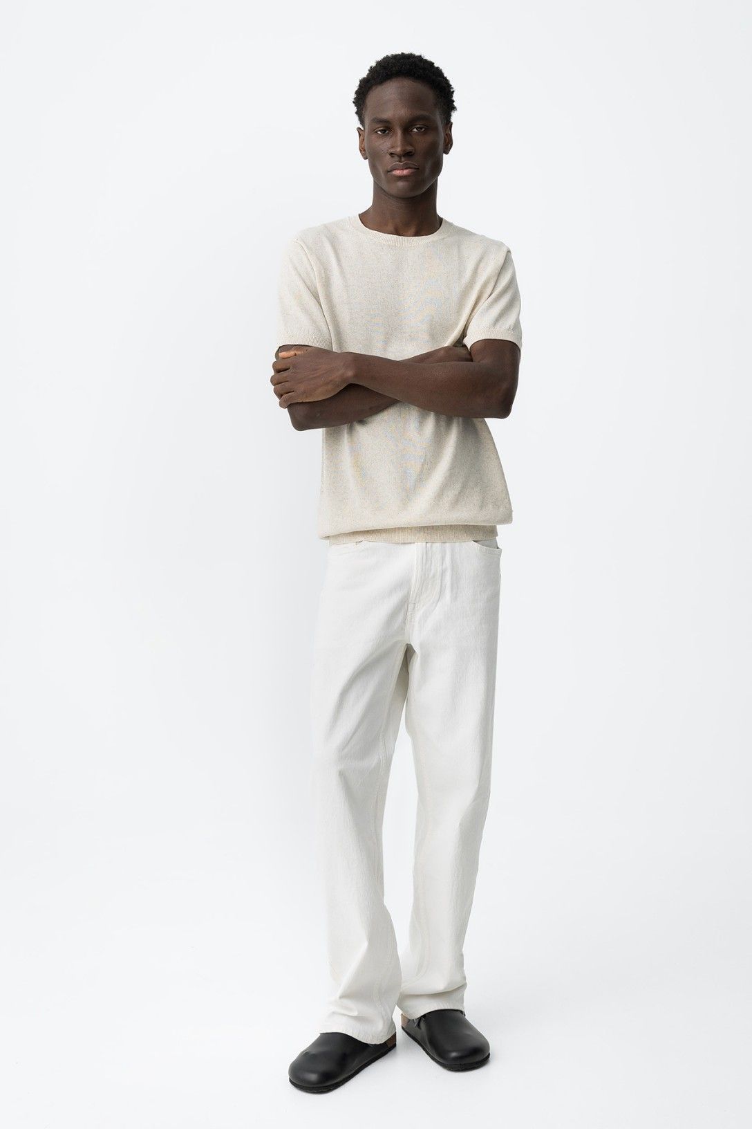 Uomo indossa t-shirt uomo Wabisabi manica corta girocollo - Vestibilità regolare casual elegante