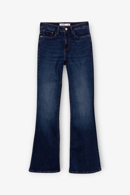 Jeans donna blu denim flare vita alta modello Zoe 64 Tiffosi per Frarò, vista flat lay su sfondo bianco, gamba a zampa e silhouette allargata dal ginocchio, etichetta Tiffosi visibile
