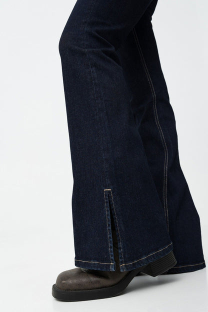 "Jeans donna Tiffosi Zoe_65 lavaggio 0 dettaglio spacchetti - design zampa vintage"